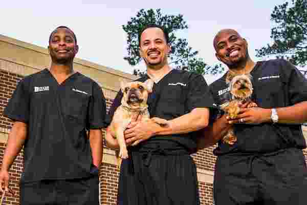 How 3 Veterinarian Best Friends Built a Business That Delivers Happy Barks and Happier Poops