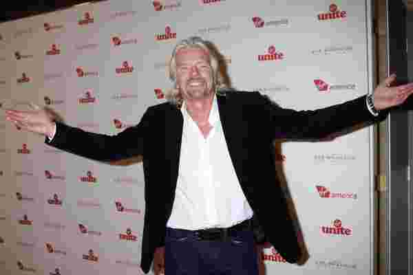 理查德·布兰森 (Richard Branson) 透露了他的6字座右铭，这激发了他数十亿美元的职业生涯