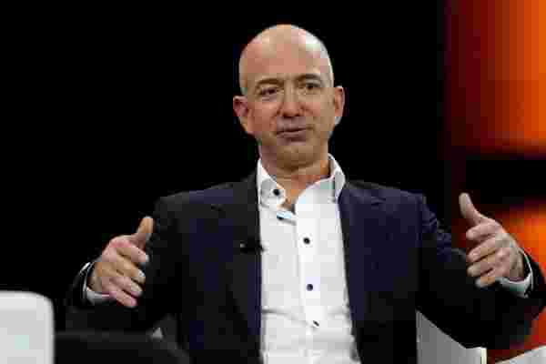 杰夫·贝佐斯 (Jeff Bezos) 的太空初创公司Blue Origin飙升至可重复使用的火箭竞赛